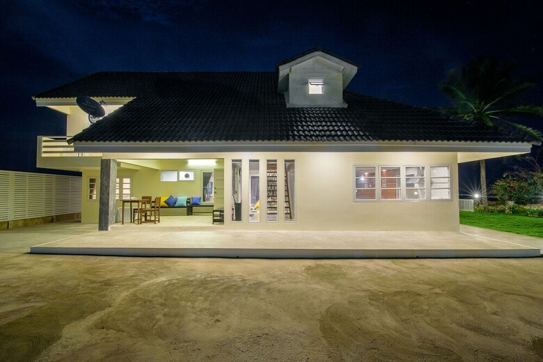 Villa C-shore Private Beachfront House