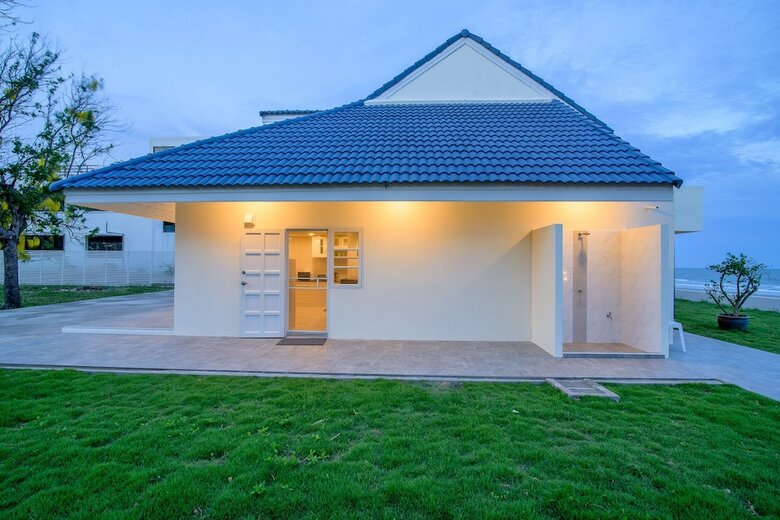 Villa C-shore Private Beachfront House