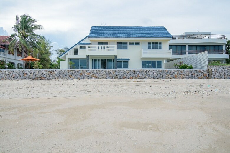 Villa C-shore Private Beachfront House