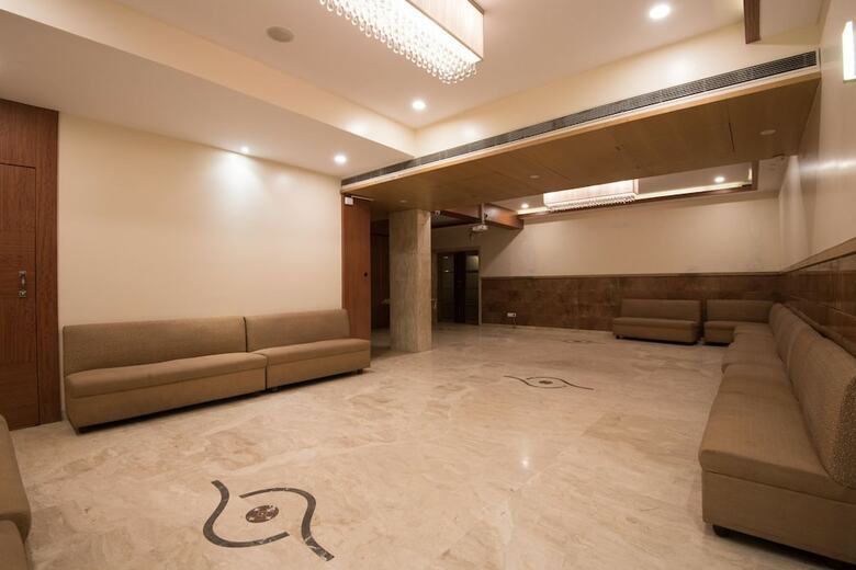 Zuzu Galaxy Annex Hotel