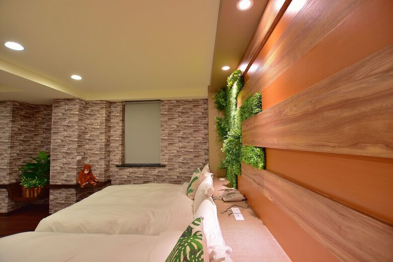Ruocing Hot Spring Hotel