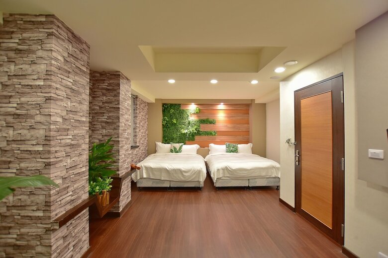 Ruocing Hot Spring Hotel