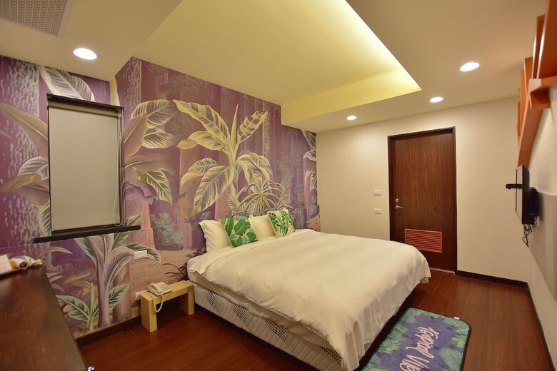Ruocing Hot Spring Hotel
