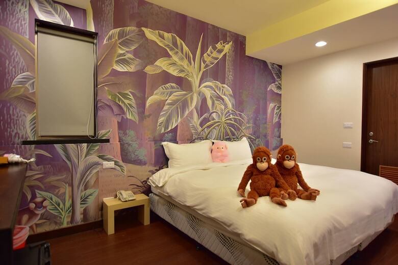 Ruocing Hot Spring Hotel