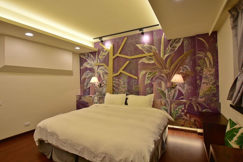 Ruocing Hot Spring Hotel