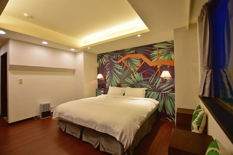 Ruocing Hot Spring Hotel