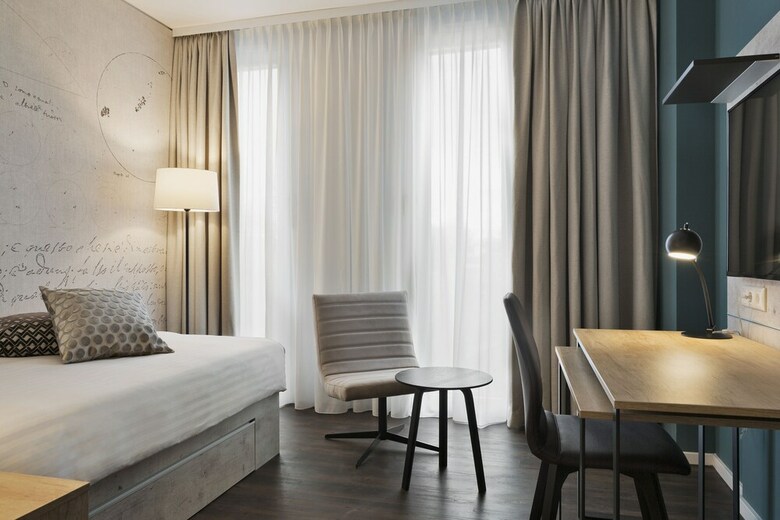Stellaris Apartment Hotel