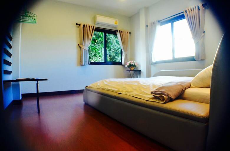 Hotel 3 Bedroom House @skytrain