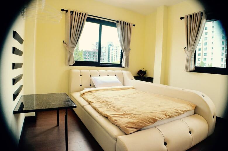 Hotel 3 Bedroom House @skytrain