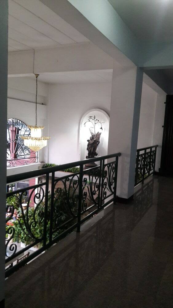 Hotel Baan Khun Mae Apartment