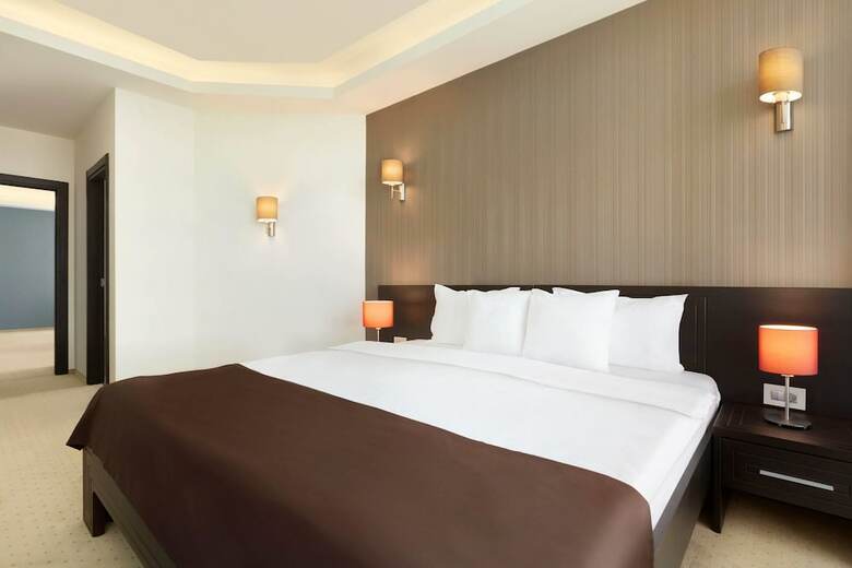 Hotel Ramada By Wyndham Constanta