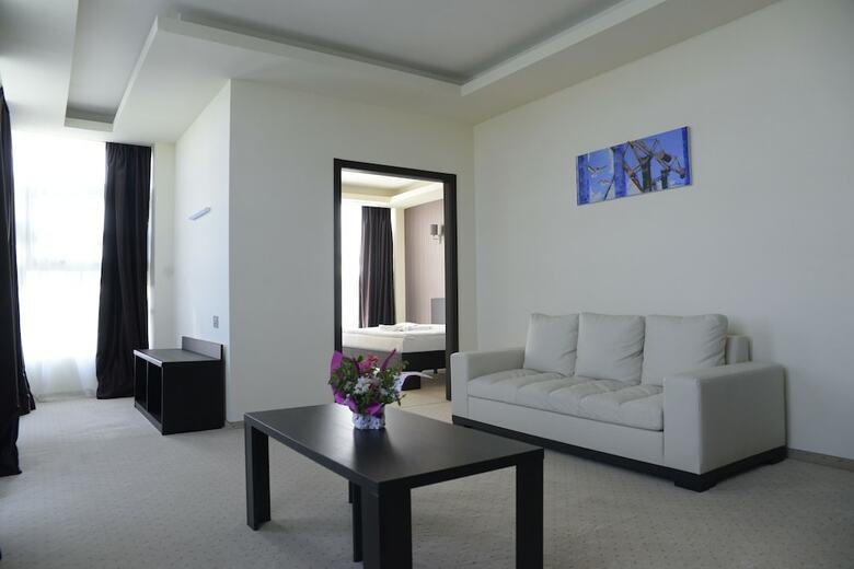 Hotel Ramada By Wyndham Constanta