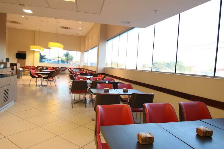 Hotel Samba Itabora�