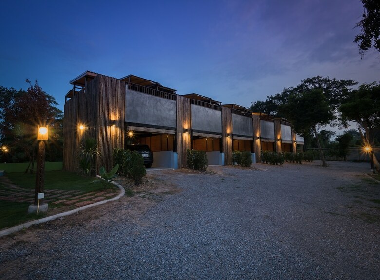 Hotel Maithong Riverside