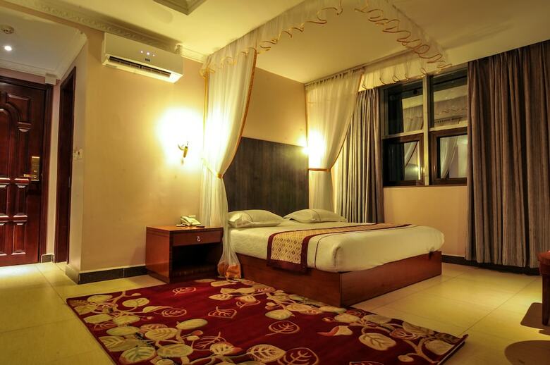 Hbt Russel Hotel