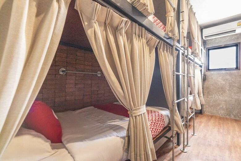 Hostal Oyo 704 Siam Plug In Hostel