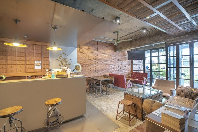 Hostal Oyo 704 Siam Plug In Hostel