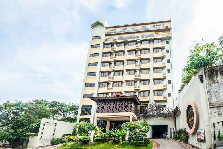 Capitol O 261 Rumah Highlands Hotel