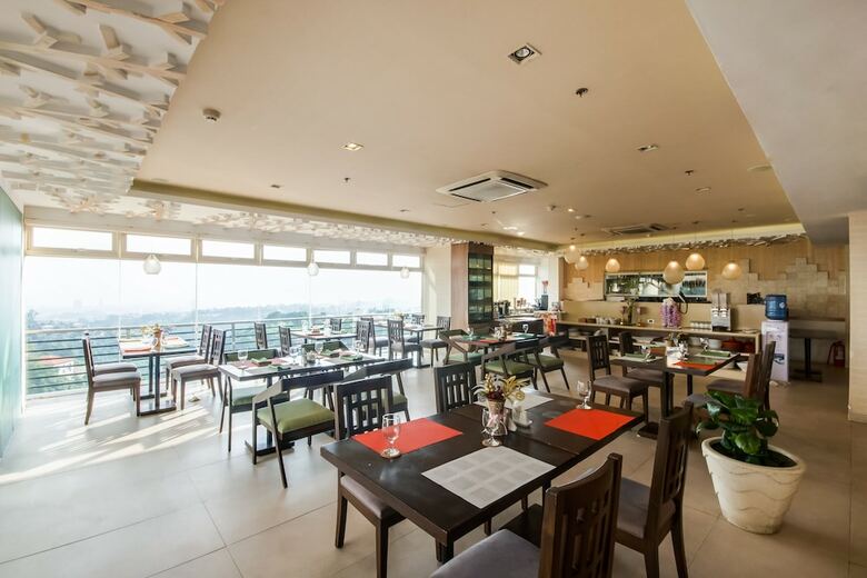 Capitol O 261 Rumah Highlands Hotel