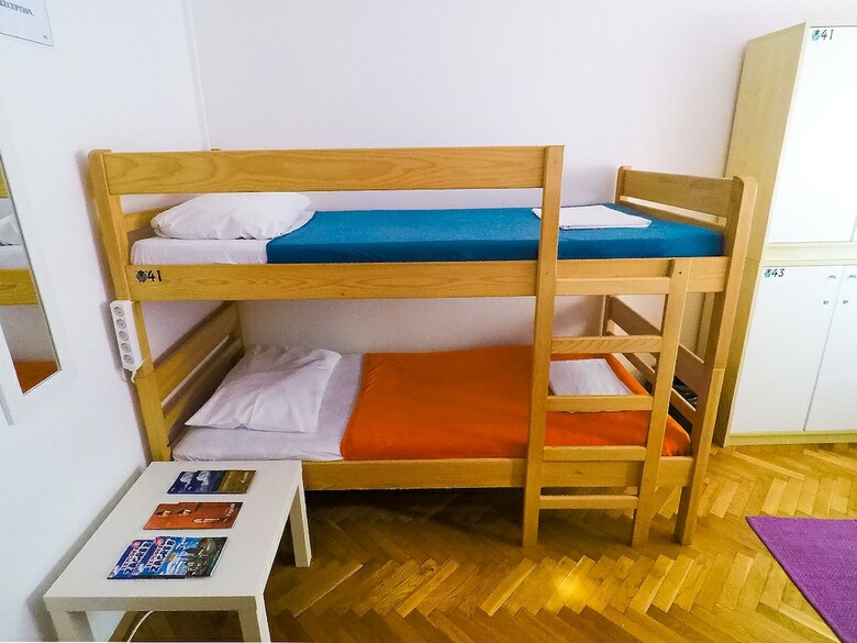 Hostal Whole Wide World Hostel & Bar