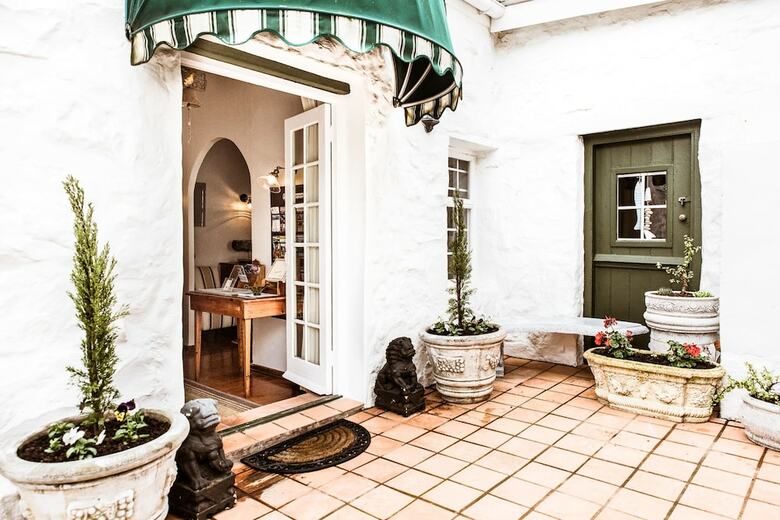 Hotel Asgard Valhalla Self Catering