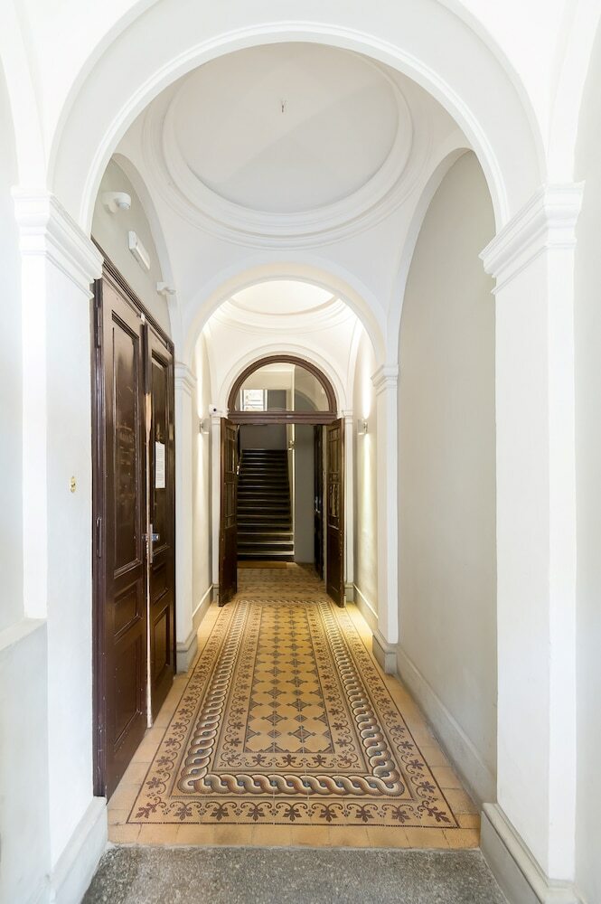 Ostrovni Apartment