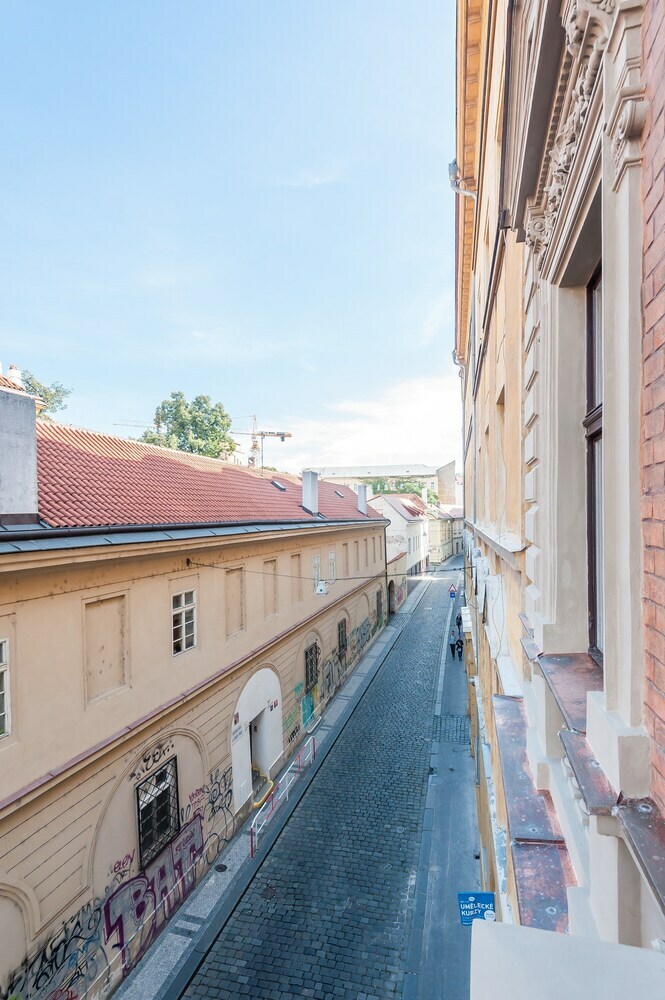 Ostrovni Apartment