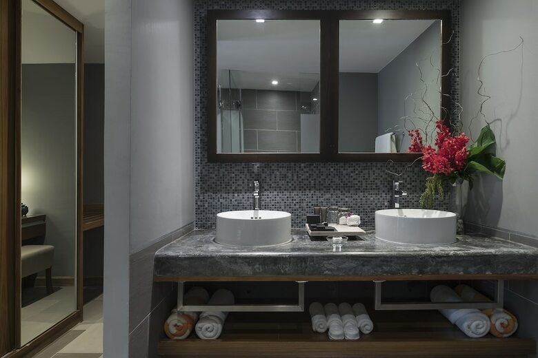 Hotel Manathai Khao Lak