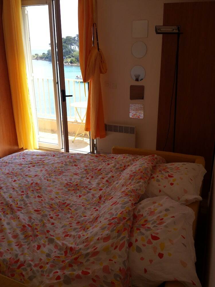 Waterfront Apartment Cap D'antibes