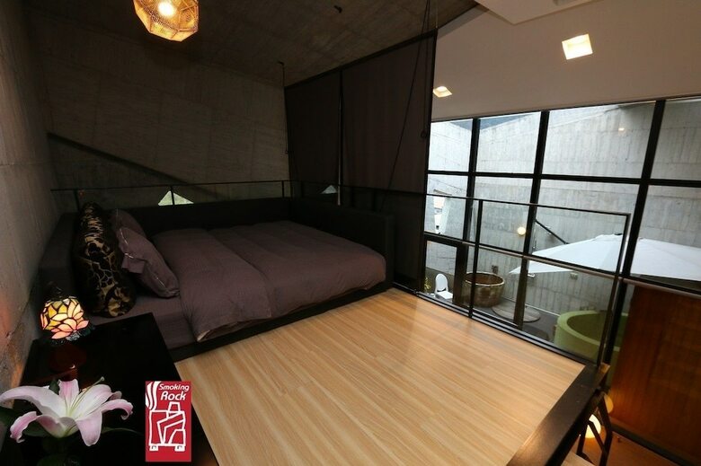 Hotel Smoking Rock Resort