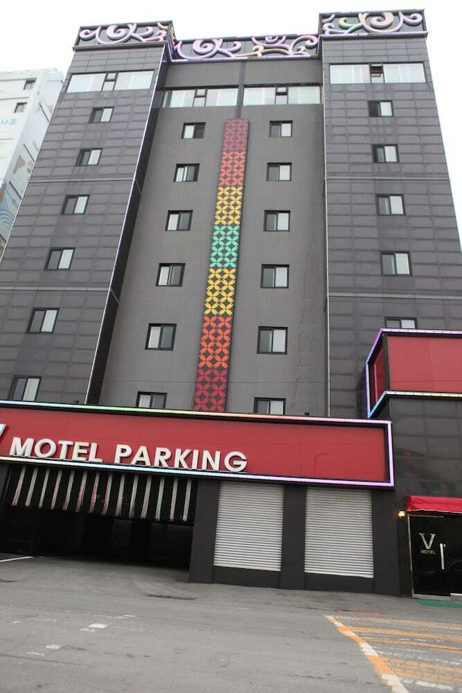 V Hotel