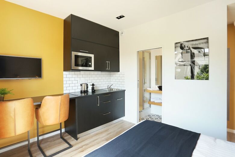 Short Stay Group Eiffel Village Serviced Apartments