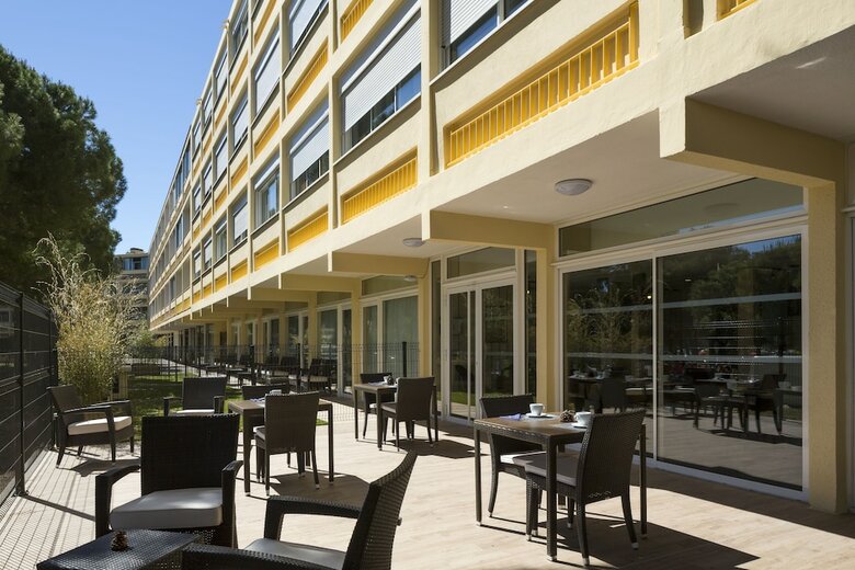 Hotel Op�ralia H�tel Les Pins