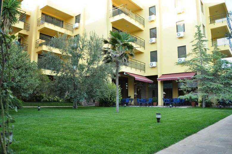 Hotel Palm Court Suites
