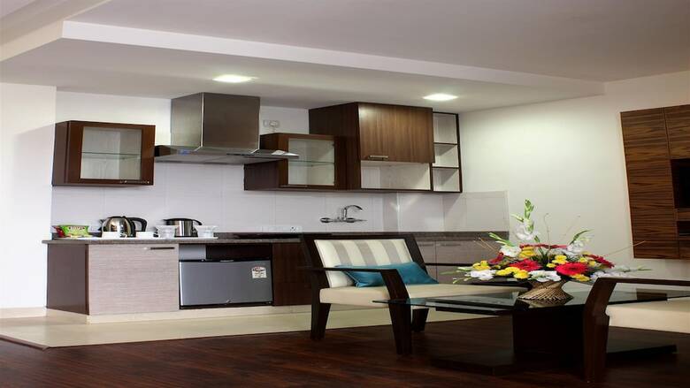 Hotel Stately Suites Golf Course Road