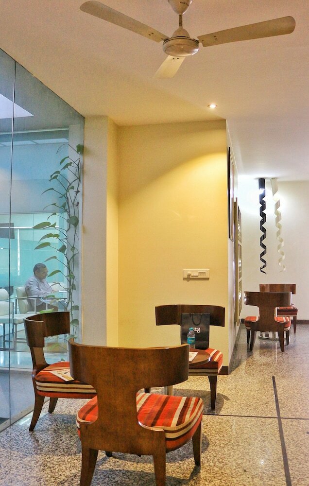 Hotel Stately Suites Golf Course Road