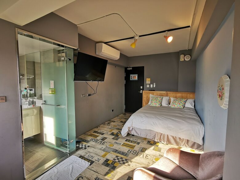 Slow Wow Hot Spring Hotel