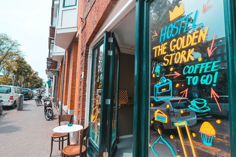 Hostal The Golden Stork - Hostel
