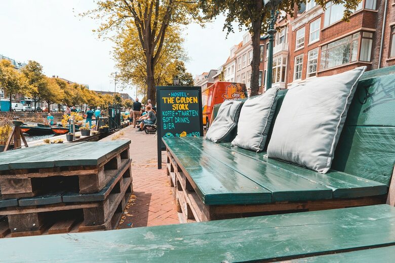 Hostal The Golden Stork - Hostel