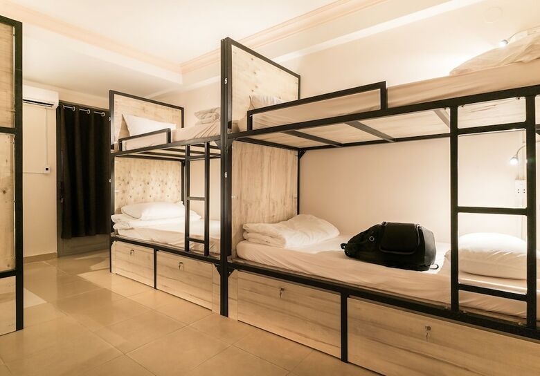 Hostal Alleyway Hostel - Adults Only