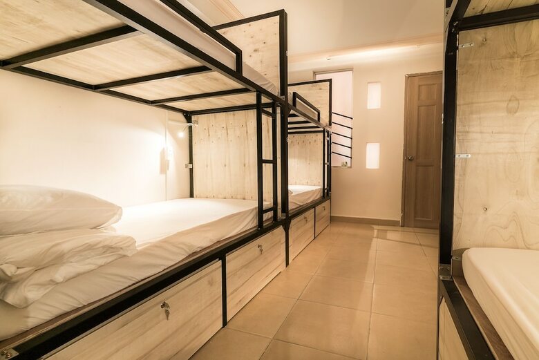 Hostal Alleyway Hostel - Adults Only