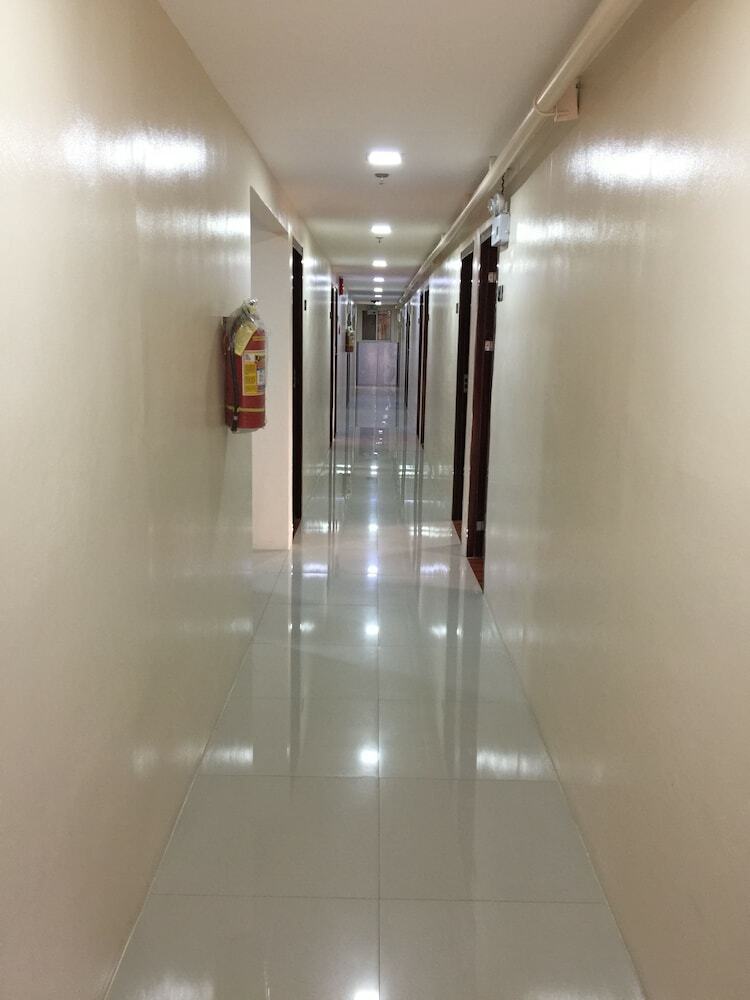 Hotel Cebu Courtyard