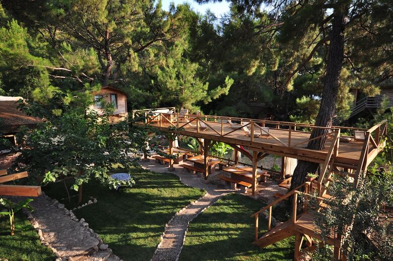 Hotel Chakra Beach Kabak