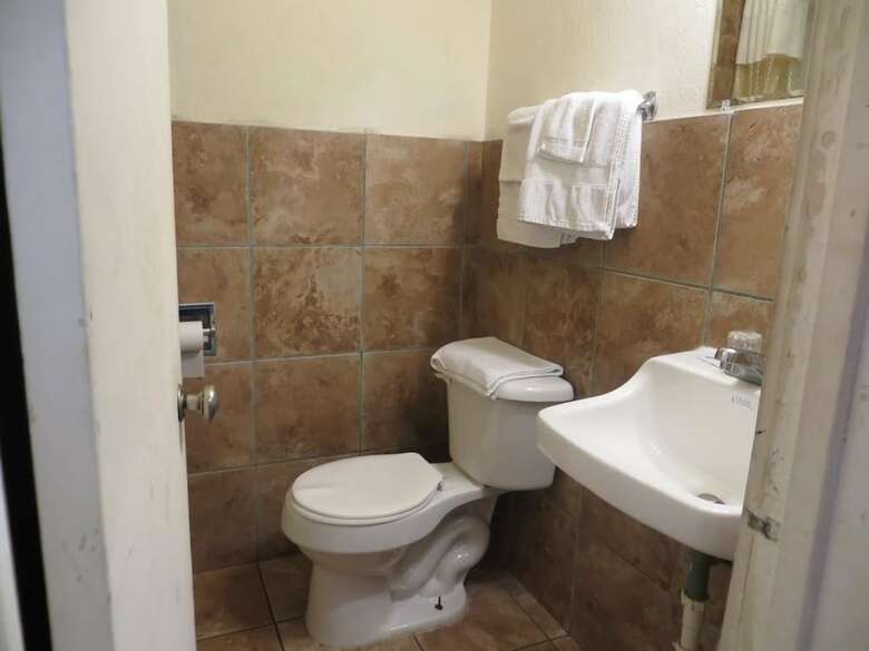 Motel Travel Inn & Suites