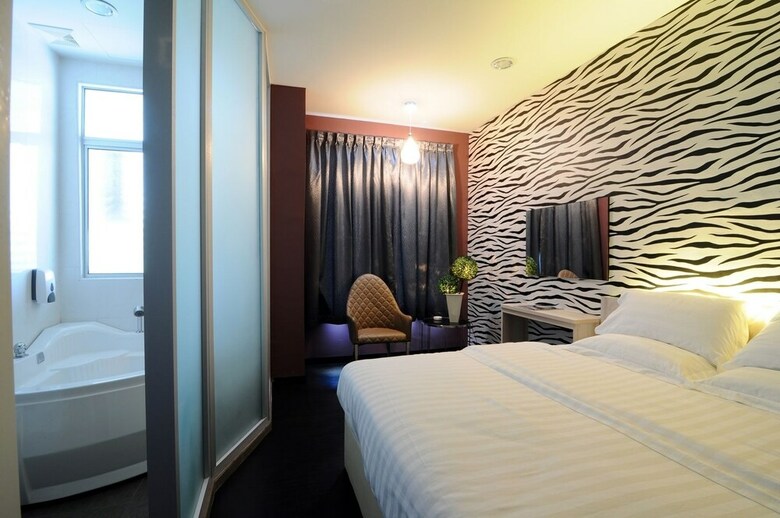V3 Hotel Taman Gaya