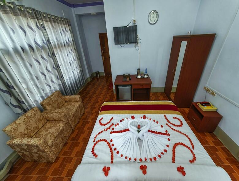 Shwe Hnin Si Hotel