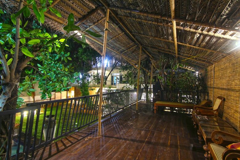 Hotel Travelers Lodge By City Hub