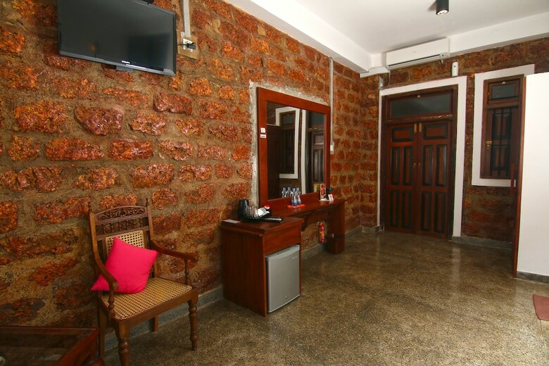 Hotel Travelers Lodge By City Hub