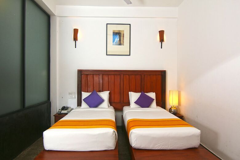 Hotel Travelers Lodge By City Hub