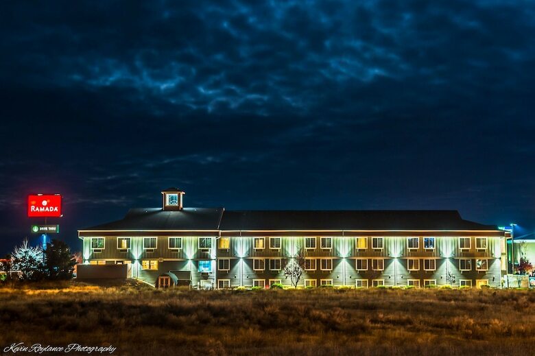 Hotel Ramada By Wyndham Moses Lake